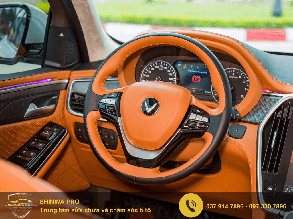 cách cầm vô lăng đúng